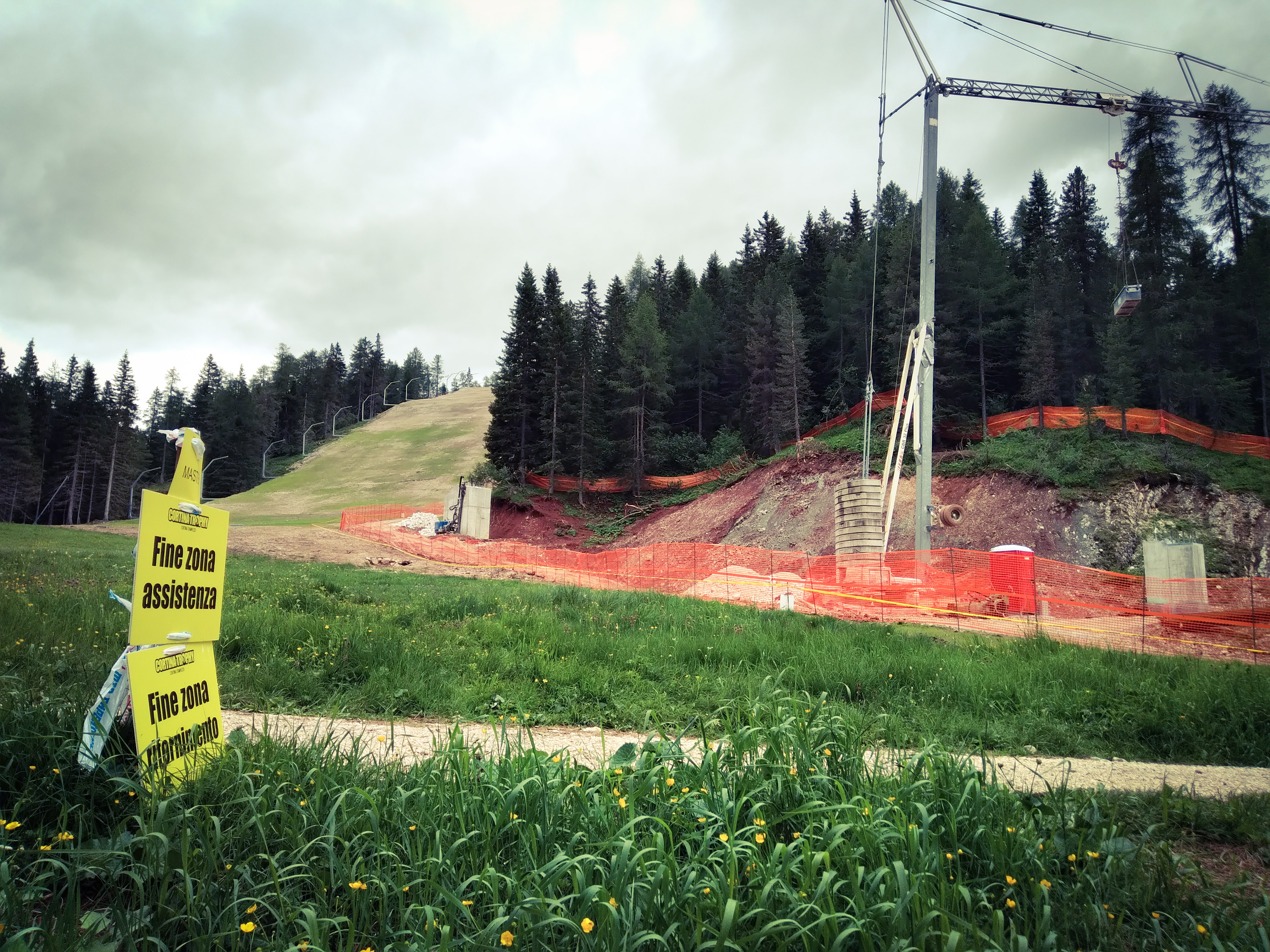 Ampliamento della pista di discesa e costruzione nuova stazione Bai de Dones Dolomiti (BL) - Foto @Archivio ELBEC