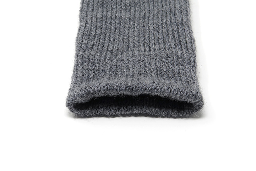 La fascia tubolare del polsino della nuova calza