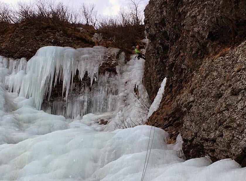 terzo tiro laste arrampicata su ghiaccio