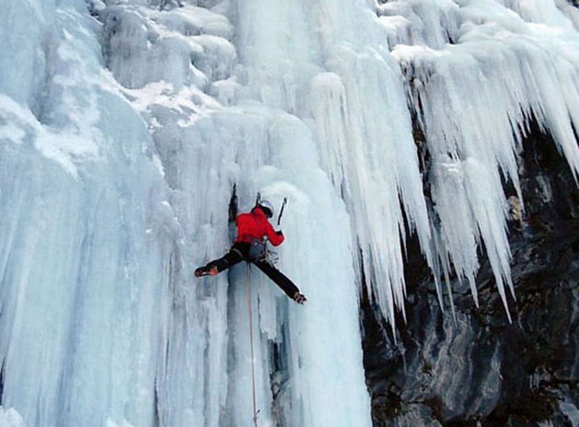 ICE CLIMBING ECRINS 2019